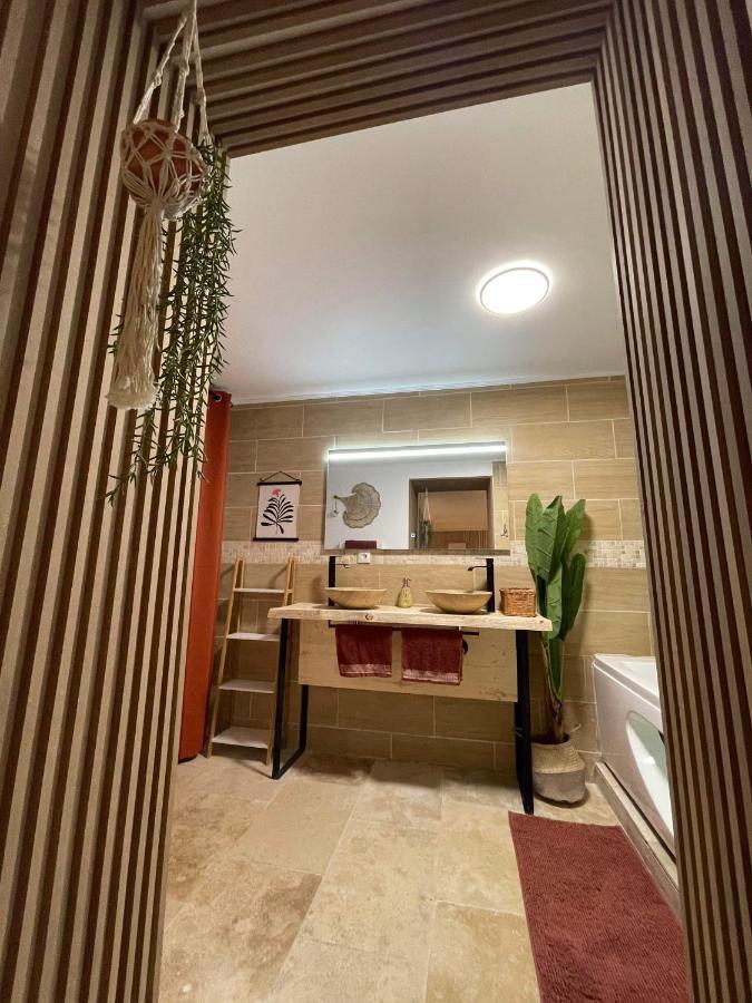 Velours & Balneo Apartment แซงต์-นาแซร์ ภายนอก รูปภาพ