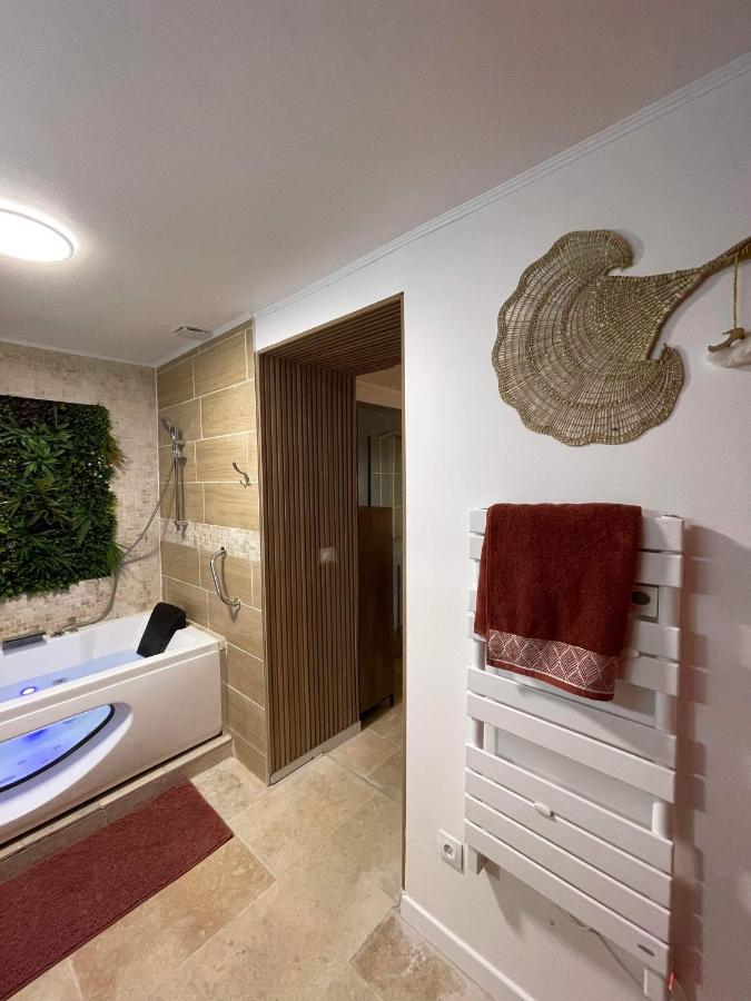 Velours & Balneo Apartment แซงต์-นาแซร์ ภายนอก รูปภาพ