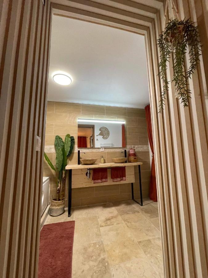 Velours & Balneo Apartment แซงต์-นาแซร์ ภายนอก รูปภาพ